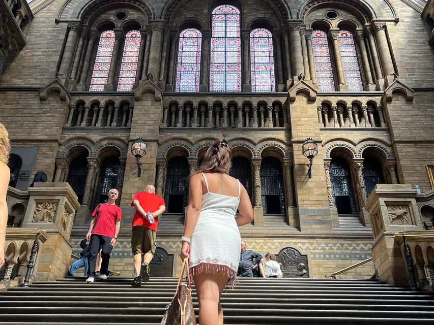 Exploring Londons Natural Marvels: Museum Adventure - Highlights of the Tour