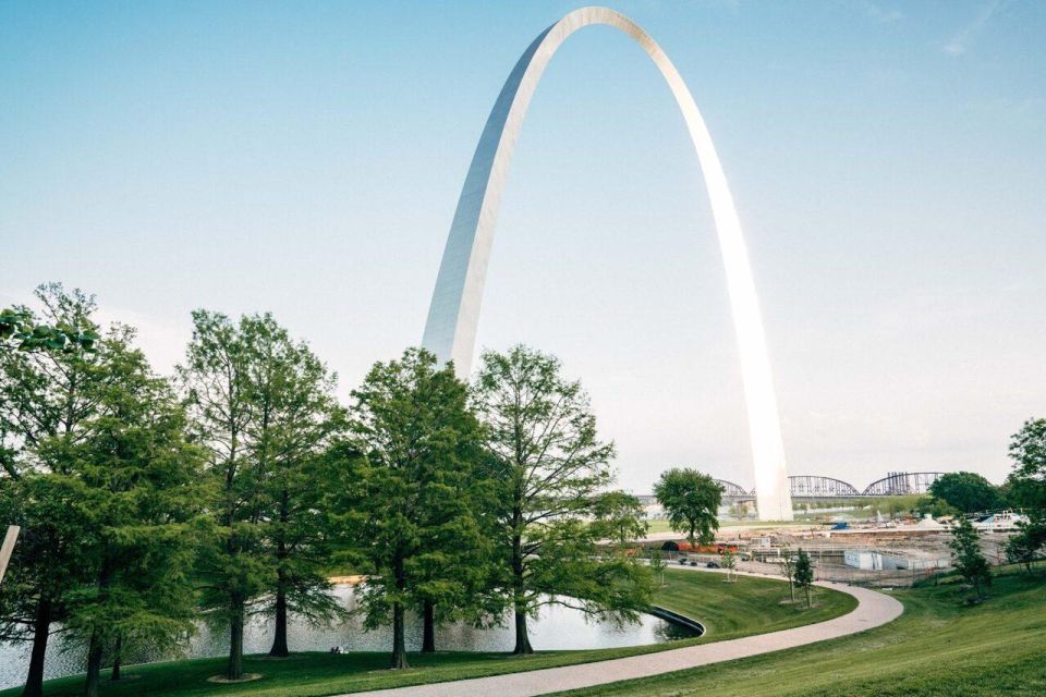 Exploring St. Louis With the Family Walking Tour - Gateway Arch and Museum