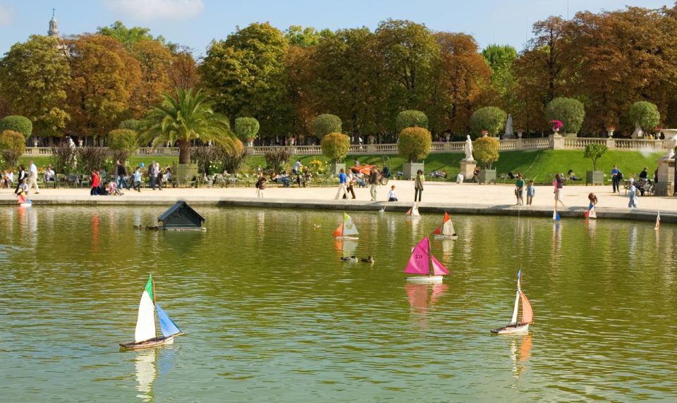 Family Joy in Paris Walking Tour - Notre-Dame De Paris