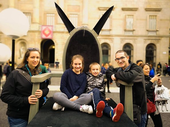 Family Private Tour: Churros, Hot Chocolate & Games in Barcelona - Tour Inclusions