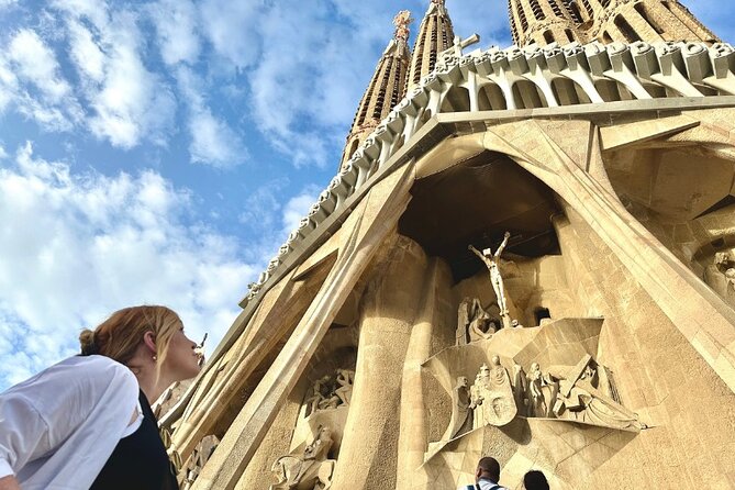 Fast Track: Sagrada Familia Guided Tour - Tour Duration and Schedule