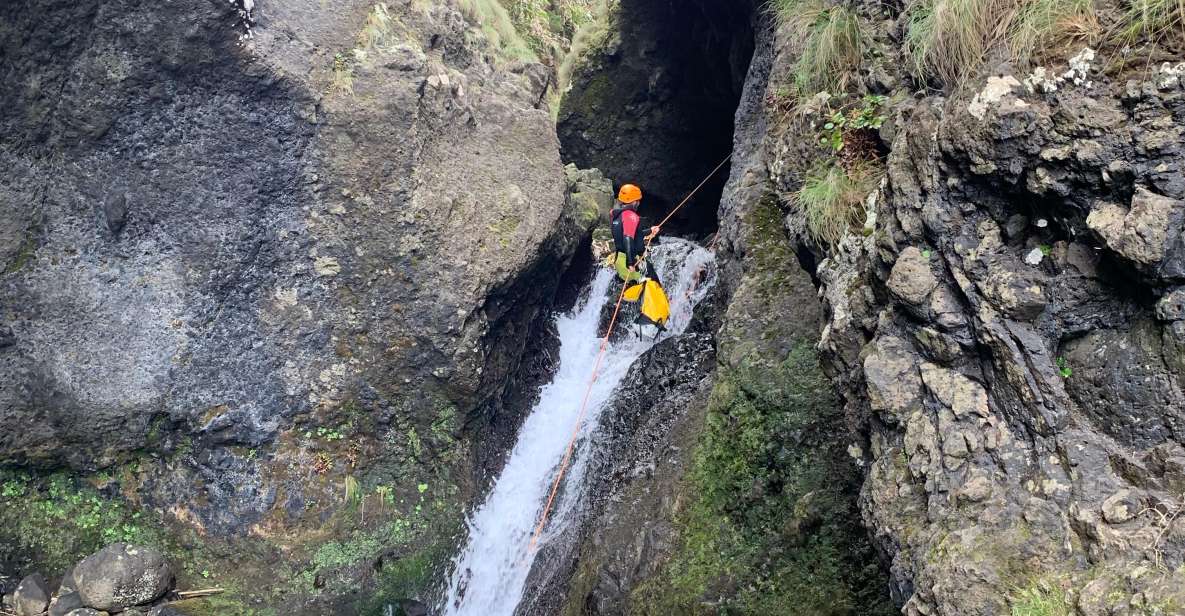 Flores: Ilhéus Inferior Canyoning With a Guide and Snack - Customer Reviews