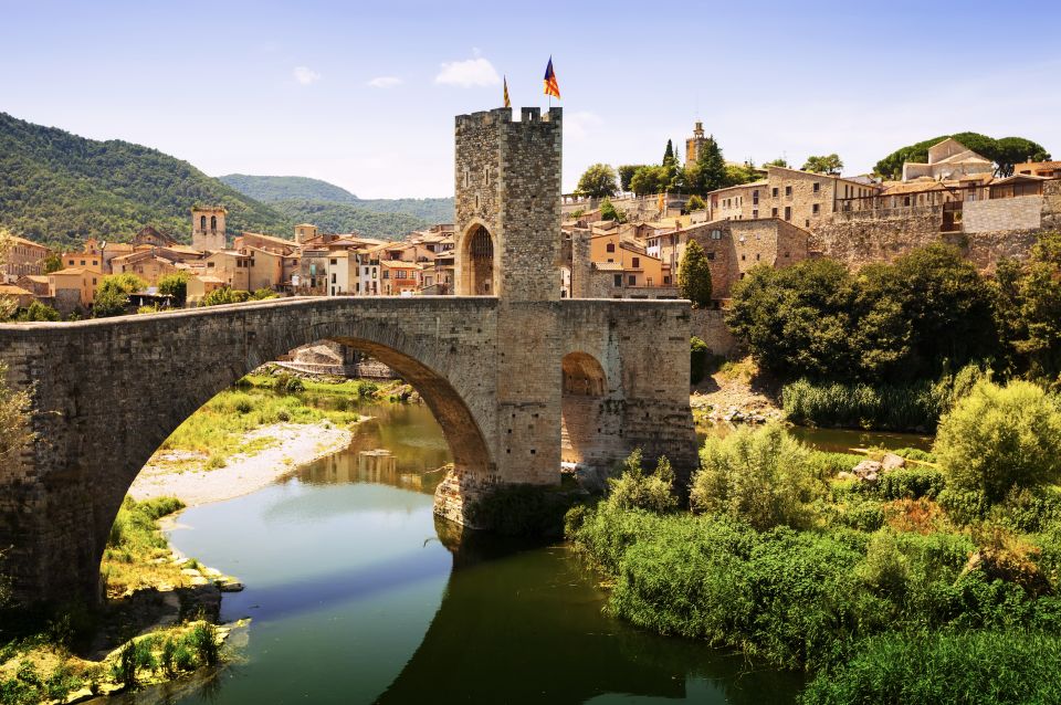 From Barcelona: Dali Museum, Medieval Village & Girona Tour - Girona Walking Tour