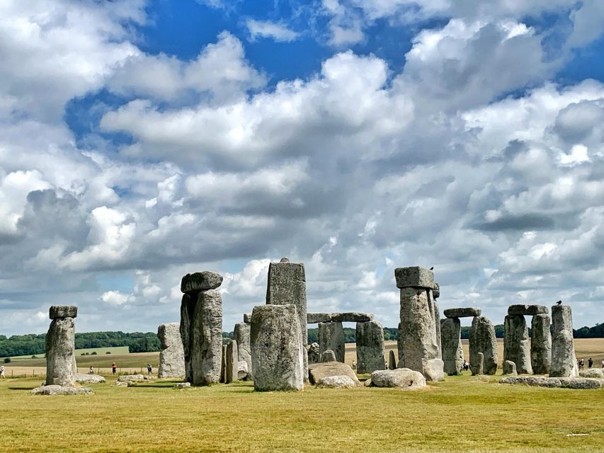 From Cambridge: Guided Day Tour to Bath & Stonehenge - Age Restrictions