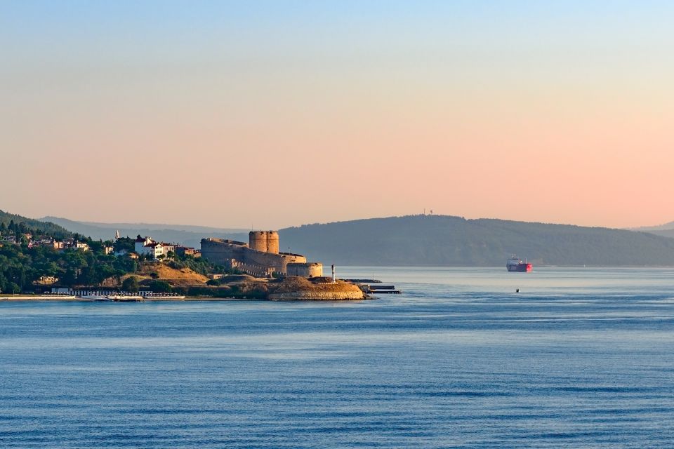 From Istanbul: Troy Full-Day Guided Tour With Lunch - Excavations and Trojan Horse