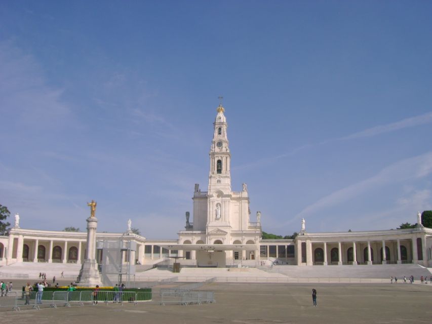 From Lisbon: Fatima Sanctuary and Batalha Monastery-UNESCO - Tour Participant Information