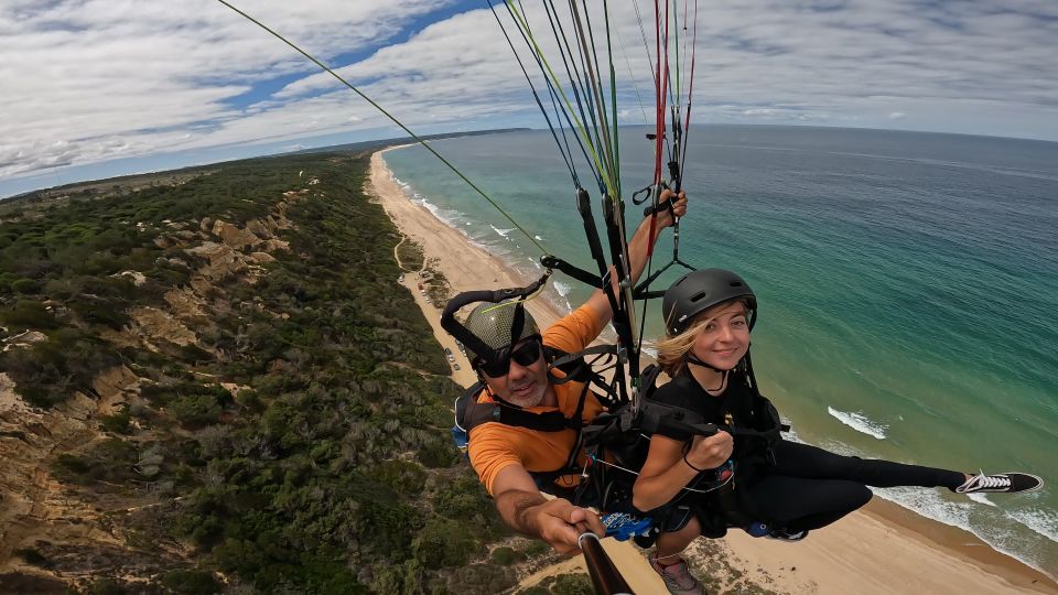 From Lisbon: Paragliding Adventure Tour - Briefing and Demonstration