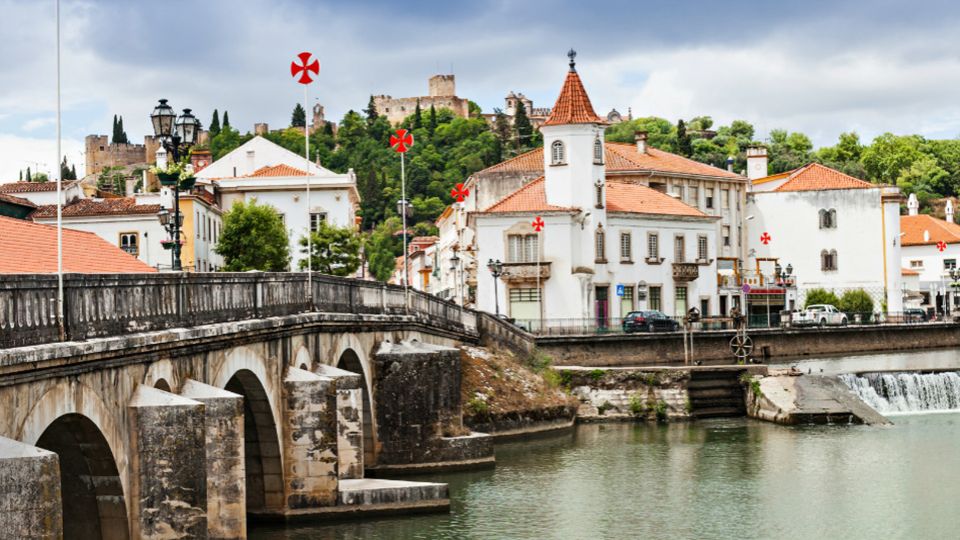 From Lisbon: Tomar, Christ Convent & Almourol Castle Tour - Important Information to Note