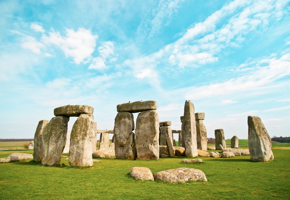 From London: Stonehenge and Bath Private Full-Day Trip - Admiring Baths Exquisite Architecture