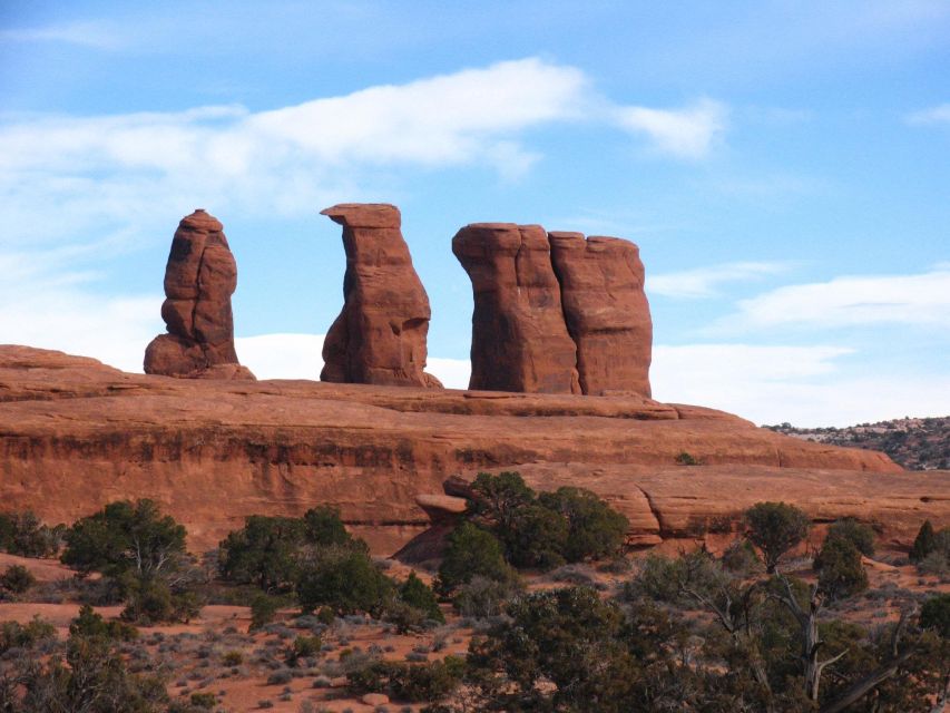 From Moab: Half-Day Arches National Park 4x4 Driving Tour - Geological Insights and Dinosaur Tracks