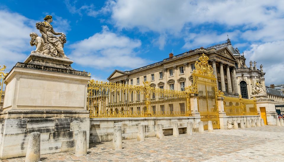 From Paris: Full-Day Guided Tour of Versailles - Getting to Versailles