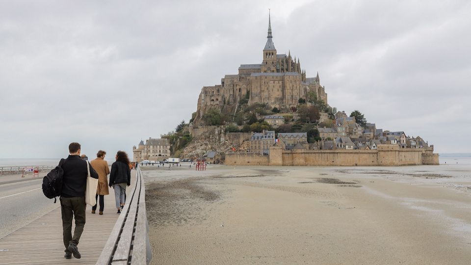 From Paris: Mont St Michel and Loire Valley 2 Day Tour - Additional Information