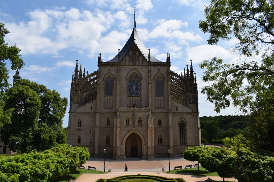 From Prague: Half-Day Coach Tour to Kutná Hora - Meeting Point and Access