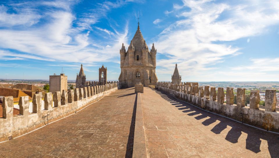 Full-Day Private Tour in Évora With Winery Tour From Lisbon - Tour the Roman Temple of Évora