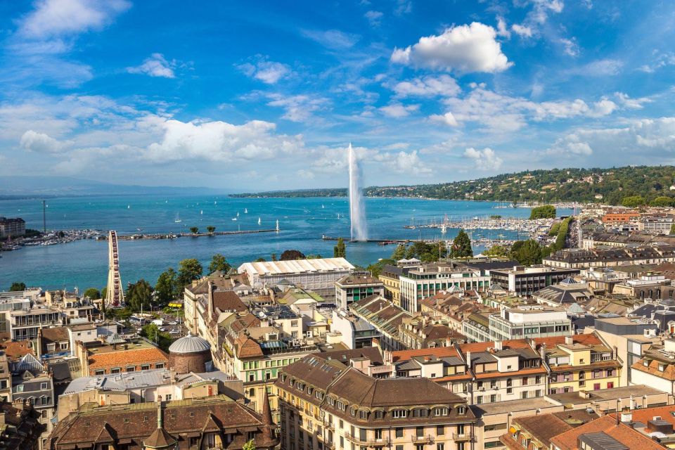 Geneva Old Town: Walking In App Audio Tour (ENG) - Booking Options