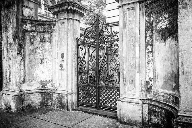 Ghosts of Charleston Night-Time Walking Tour With Unitarian Church Graveyard - The 1772 Unitarian Church Graveyard