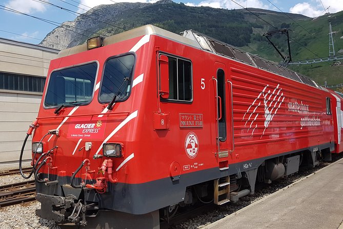 Glacier Express Panoramic Train Round Trip From Zürich With Private Guide - Customer Reviews