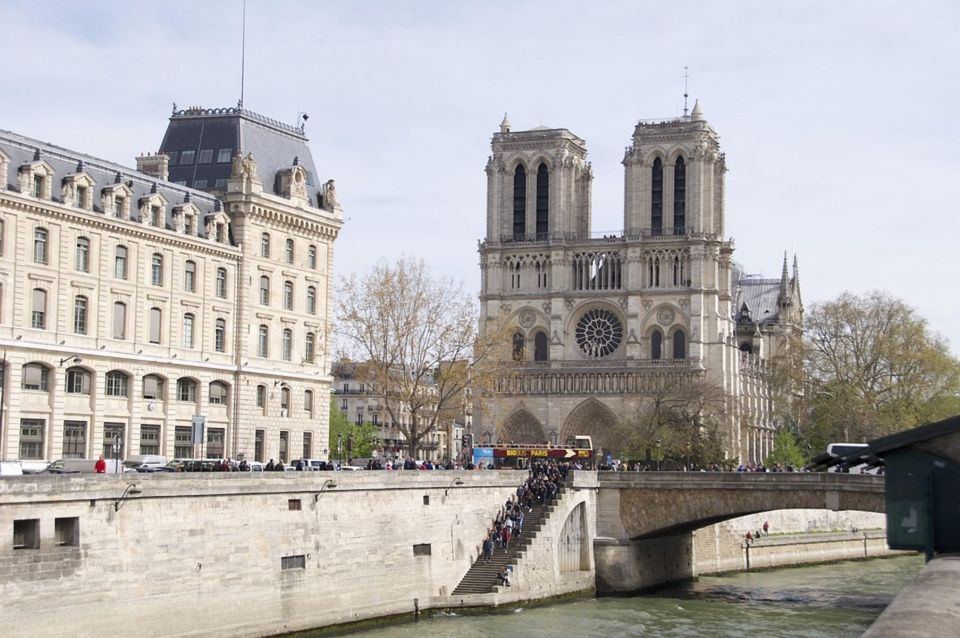 Group Visit in the City of Paris - Exploring the Notre Dame and Latin Quarter