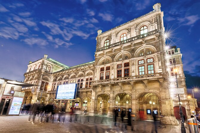 Guided Tour in the OPERA (Tickets Incl.) + the CENTER - Group Size and Pricing