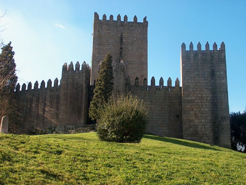 Guimarães Tour (4 Hours): From Oporto; City Tour - Half Day Trip - Group Size and Duration