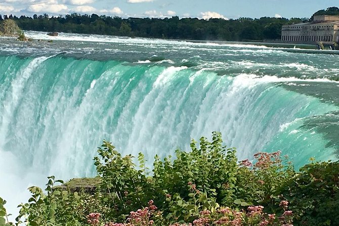 Half-Day Canadian Side Sightseeing Tour of Niagara Falls With Cruise & Lunch - Helicopter Ride Option