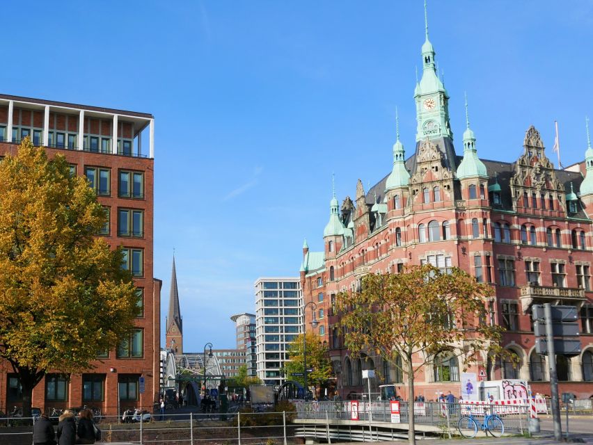 Hamburg: Elbphilharmonie Plaza and HafenCity Food Tour - Marveling at the Elbphilharmonie