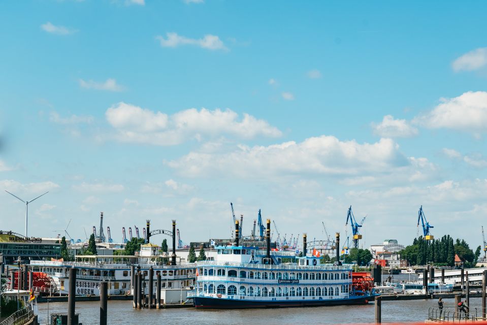 Hamburg: Line A Hop-On Hop-Off Sightseeing Tour - Visiting the Alster Lakes