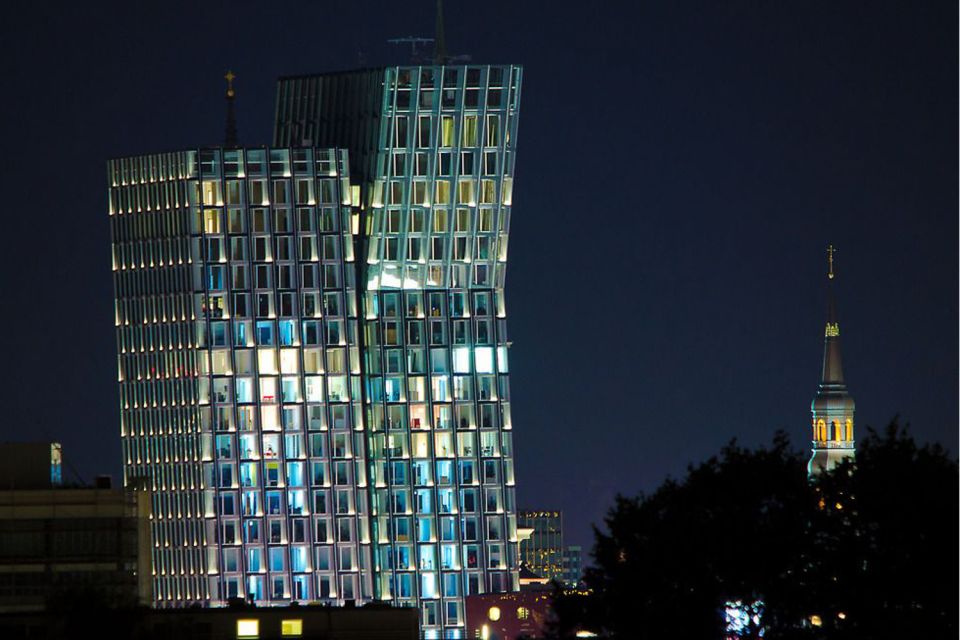 Hamburg: St. Pauli Highlights Guided Tour With Beer for 18+ - See Davidwache Police Station