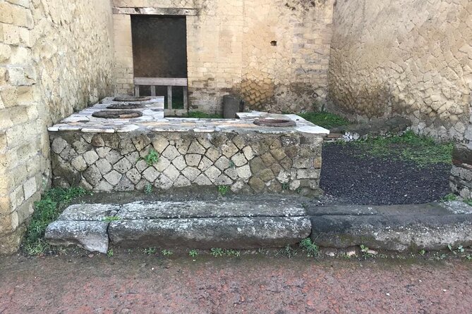 Herculaneum - Small Group Tour - Accessing the Small-group Experience