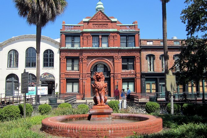 Historic Savannah Guided Walking Tour - Engaging Storytelling