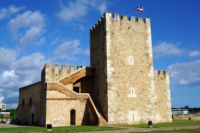 Historical Tour in the Colonial City of Santo Domingo - Discovering Dominican History