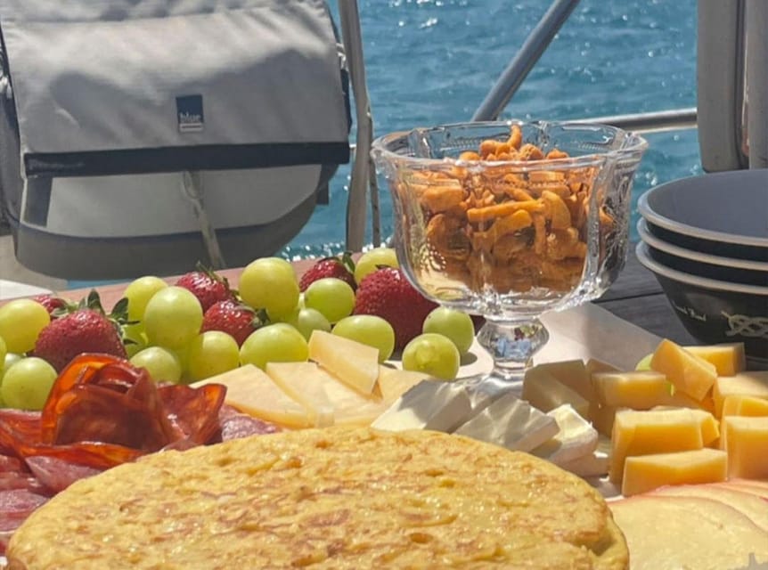 Ibiza: Sunset Boat Trip With Appetizers, Only up to 6 Guests - Participant Restrictions