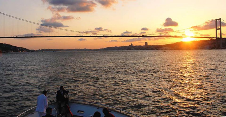 Istanbul Bosphorus Sunset Cruise on a Luxurious Yacht - Delightful Excursion With Refreshments