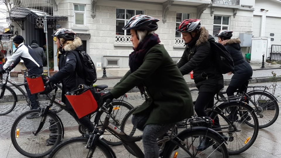 Istanbul: Golden Horn Bike Tour - Ending at Eminonu District