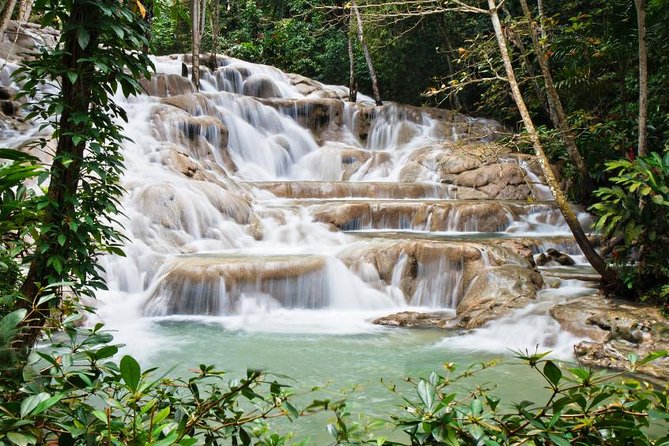 Jamaica Combo Tour: Dunns River Falls and Bob Marley's Nine Mile - Hotel Pickup and Transportation