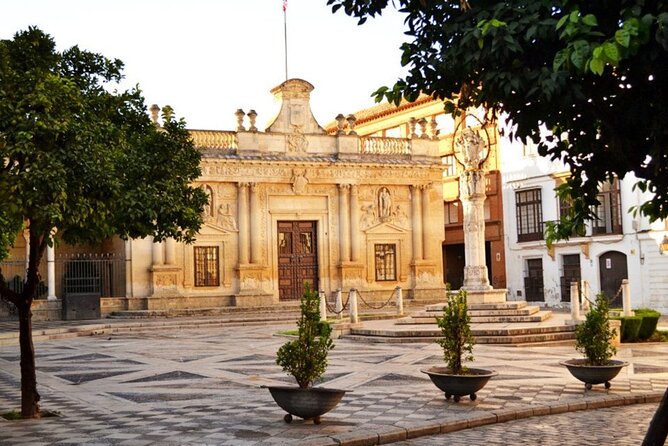 Jerez De La Frontera History and Art Walking Tour - Exploring the Old Town