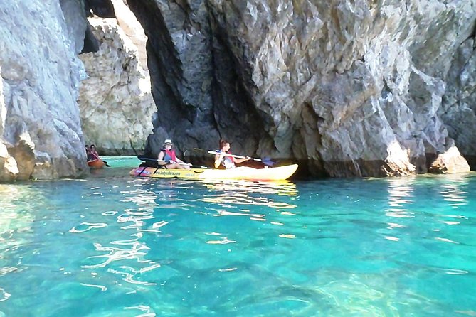 Kayak Tour From Sesimbra to Ribeira Do Cavalo Beach, Passing Through the Caves - Navigating the Caves