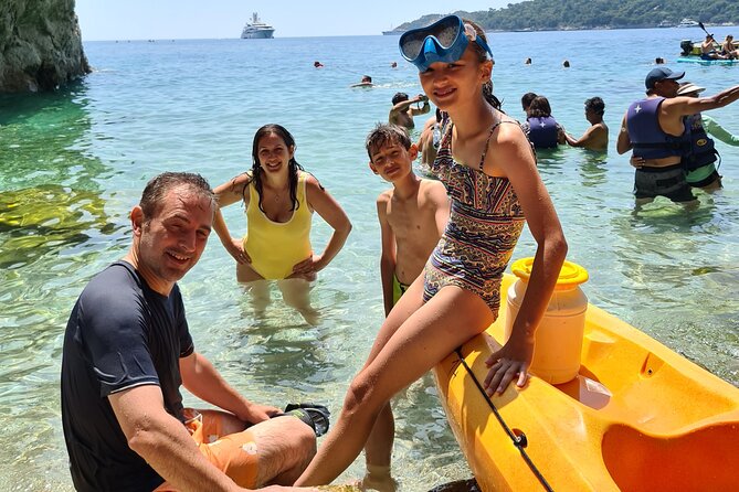 Kayak Tour With Gourmet Lunch On Lokrum Island - Group Size and Accessibility