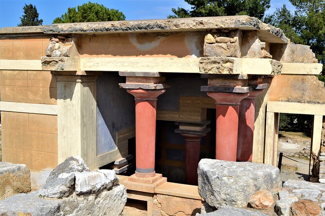 Knossos-Arch.Museum-Heraklion City - Full Day Private Tour From Chania - Exploring Knossos Palace