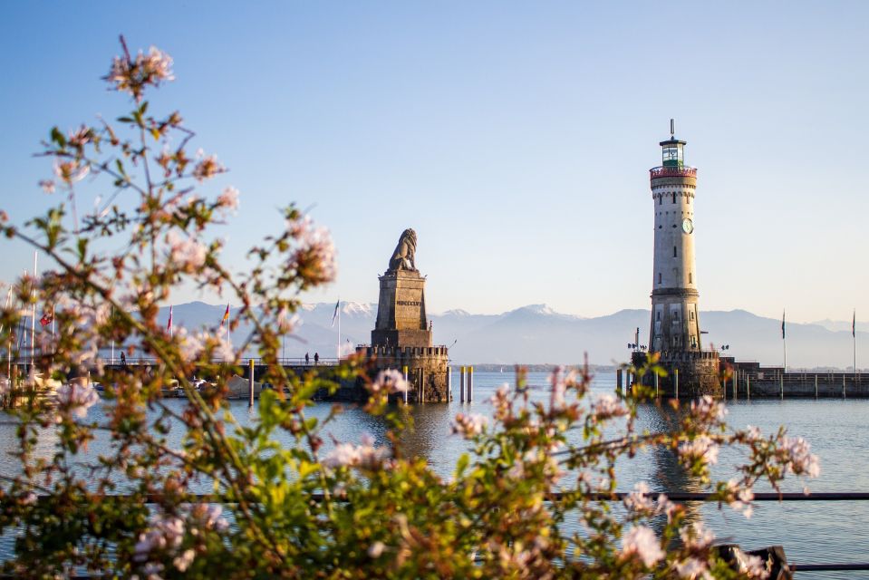 Lindau - Town Highlights Walking Tour - Rathaus and Historical Books