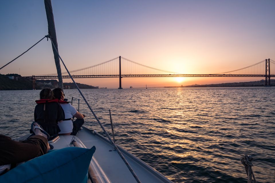 Lisbon: 1 or 2-Hour Cruise Along the Tagus River - Cruise Attire and Recommendations