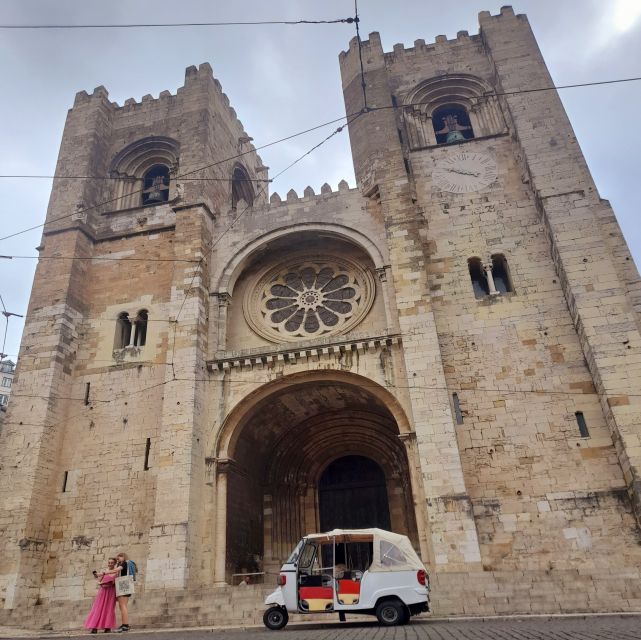 Lisbon: 2 Hours Private City Highlights Tuk-Tuk Tour for Two - Explore Lisbons Old Town