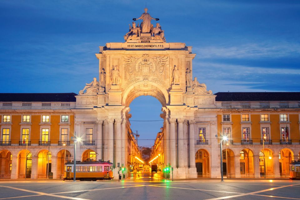 Lisbon: First Discovery Walk and Reading Walking Tour - Important Notes