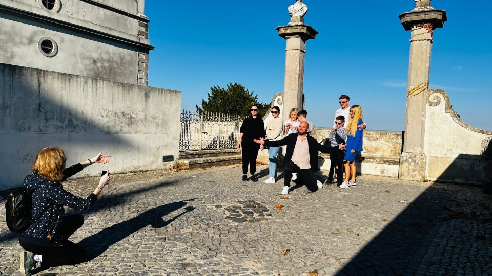 Lisbon: Half-Day Sintra Tour With Pena Palace and Regaleira - Meeting Point Details