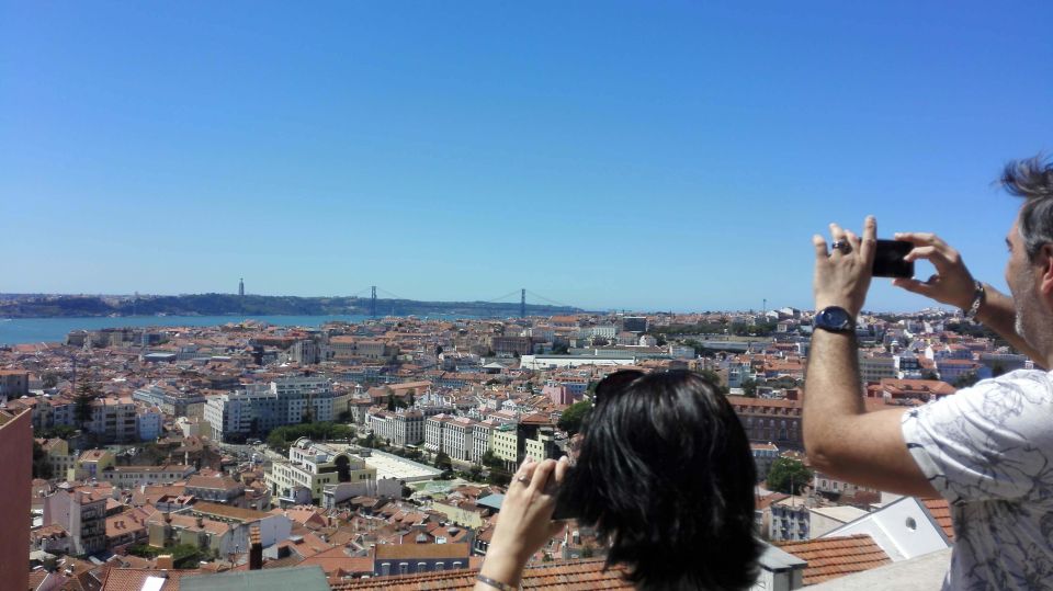 Lisbon: Layover Tour With Airport Pickup and Drop-Off - Discovering Liberdade Avenue