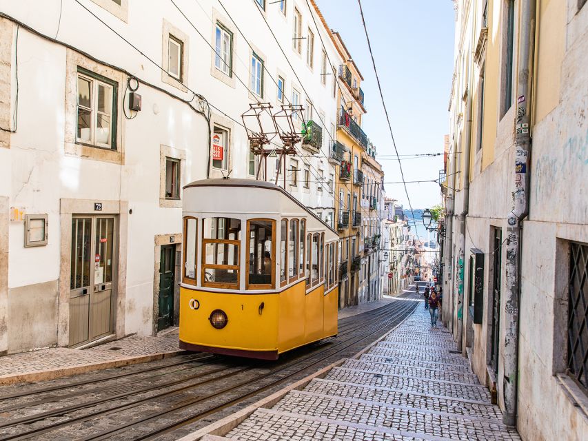 Lisbon: Private Guided Tour by Electric Tuk Tuk - Live Tour Guides