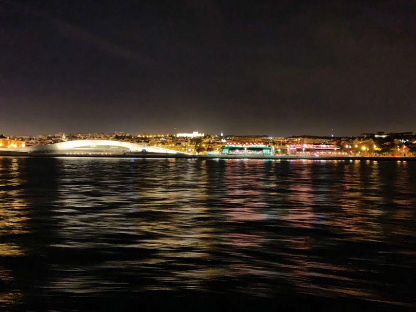 Lisbon: Sailing Tour by Night - Meeting Point and Logistics