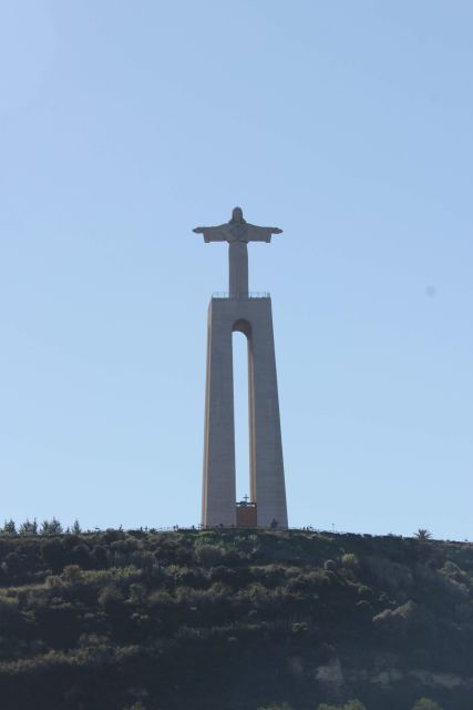 Lisbon: Sunset Sailing Tour in Tagus River | Private - Getting to the Marina