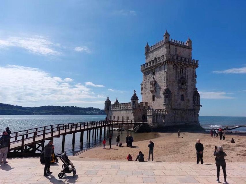 Lisbon: Tour of Belem and Jerónimos Monastery - Getting to the Meeting Point