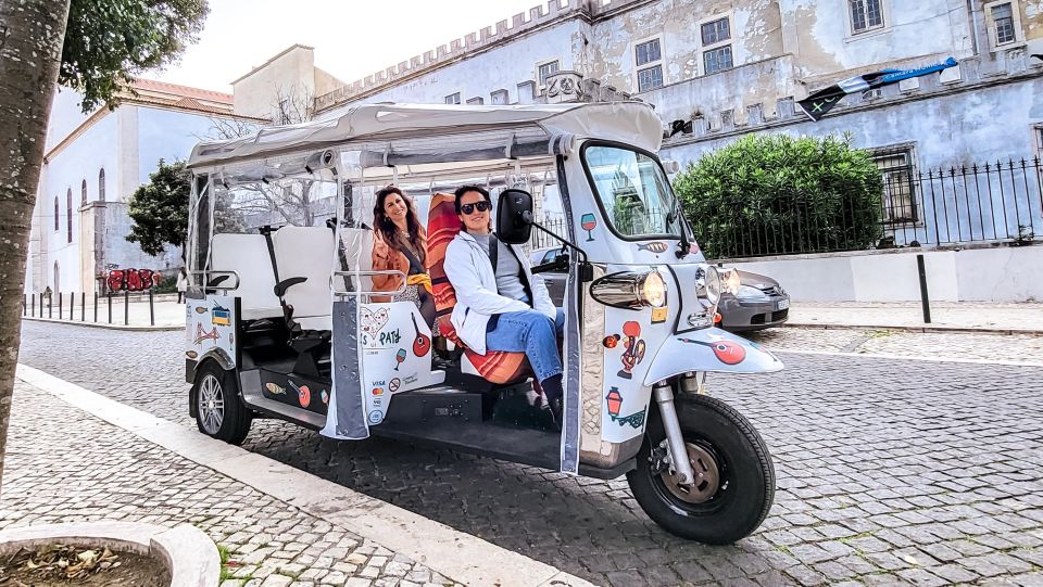 Lisbon Tour Oldtown & Viewpoints on a Tuktuk! - Frequently Asked Questions